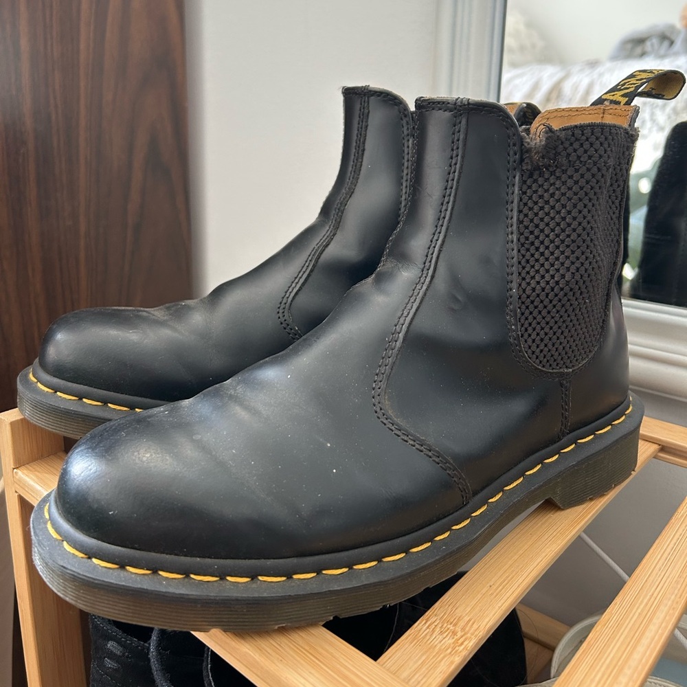 Dr. Martens 2976 Smooth Leather Chelsea Size 9W & 8M